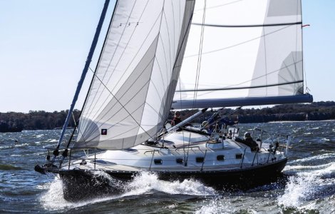 Călătorie spre aventură: Obțineți permisul pentru barcă și explorați frumusețea mării