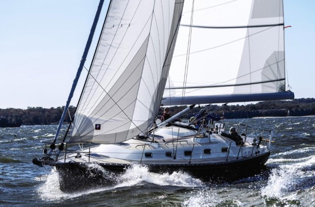 Călătorie spre aventură: Obțineți permisul pentru barcă și explorați frumusețea mării