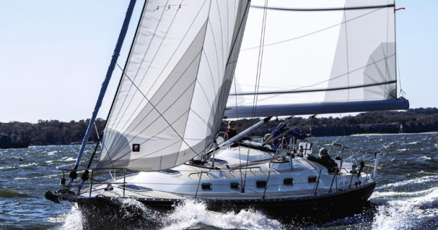 Călătorie spre aventură: Obțineți permisul pentru barcă și explorați frumusețea mării