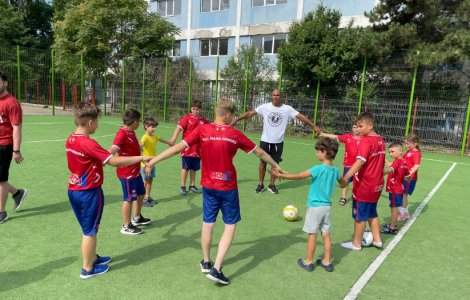 Impact Day - evenimentul anual al companiei UM, cu tema “Construirea unui viitor mai bun”, aduce comunitățile globale împreună să acționeze în acord cu valorile de Echitate, Sustenabilitate, și Stare de Bine.