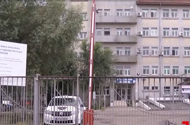 Managerul spitalului Urziceni, suspendat din funcție după ce o femeie a născut &icirc;n fața spitalului