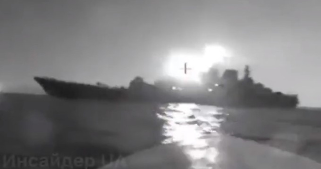 VIDEO Război în Ucraina. Forțele lui Zelenski au avariat o navă de război amfibie a rușilor în atacul asupra Novorossiisk