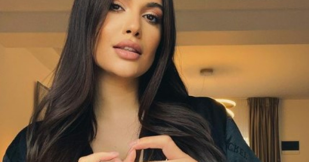 Betty Salam, adevărul din spatele numelui său de scenă. De ce nu l-a folosit pe cel al tatălui ei