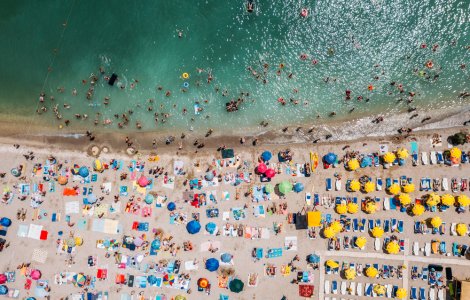 Guvernul vrea să taie voucherele de vacanță. Ce categorie de bugetari nu va mai beneficia de tichete