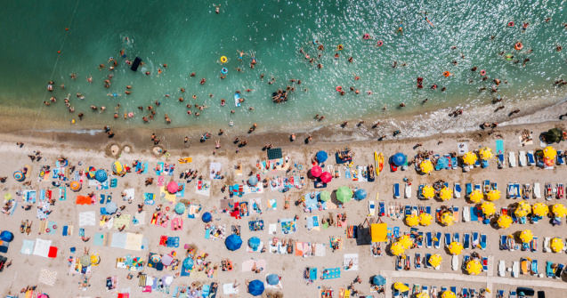 Guvernul vrea să taie voucherele de vacanță. Ce categorie de bugetari nu va mai beneficia de tichete