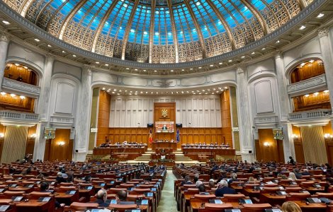Guvernul își dă restanțele de toamnă. Legea pensiilor speciale, reforma pensiilor publice, legea salarizării, pe lista priorităților în noua sesiune a Parlamentului