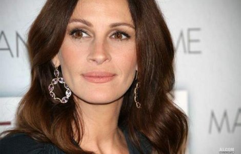 Julia Roberts: Mi-am asumat un risc neapeland la operatii estetice