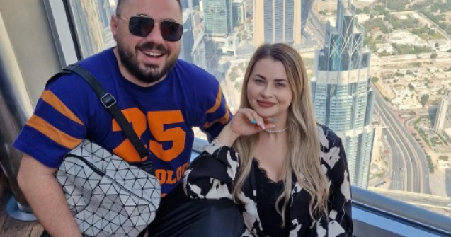 Emi de la Noaptea Târziu și iubita lui se mută la casă nouă: „Este o zi mare”