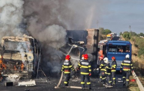 Accident grav în Teleorman: două autobuze, spulberate de un TIR după o depășire inconștientă. A fost activat Planul Roșu de Intervenție