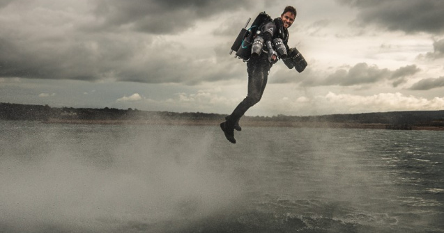 Richard Browning, inventatorul costumului de zbor individual, vine în premieră în România, la GoTech World 2023