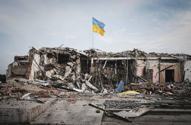 Sondaj INSCOP: Aproape 40% dintre rom&acirc;ni sunt de părere că Ucraina va c&acirc;știga războiul cu Rusia. De ce ne temem &icirc;nsă cel mai mult