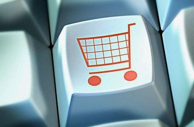 Romanii cheltuiesc in medie 470 lei pentru cumparaturi online