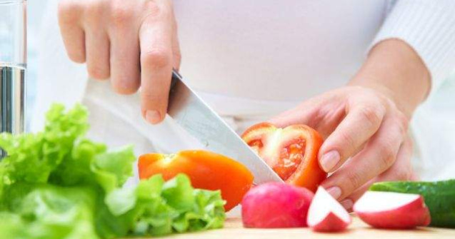  Top  TOP 10 alimente sanatoase care NU TREBUIE SA LIPSEASCA din dieta ta zilnica