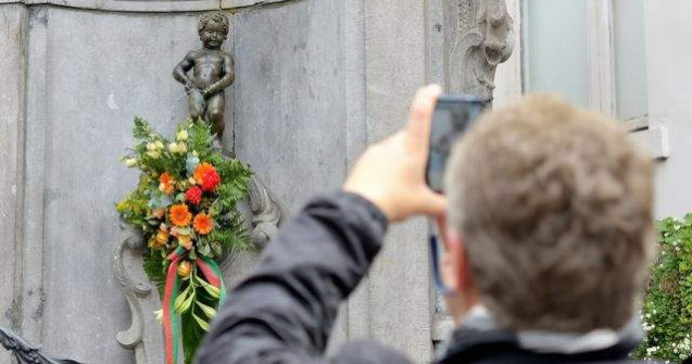  Top   Foto  TOP 10 cele mai RIDICOLE monumente din lume