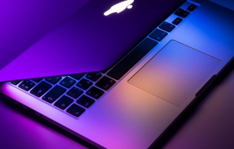 Ce laptop alegi ca designer? Un Mac sau unul cu Windows?