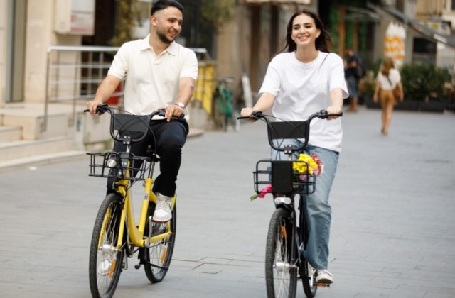 Bicicliștii bucureșteni pot afla date &icirc;n timp real despre calitatea aerului  &icirc;n aplicațiile IVelo și Aerlive.ro