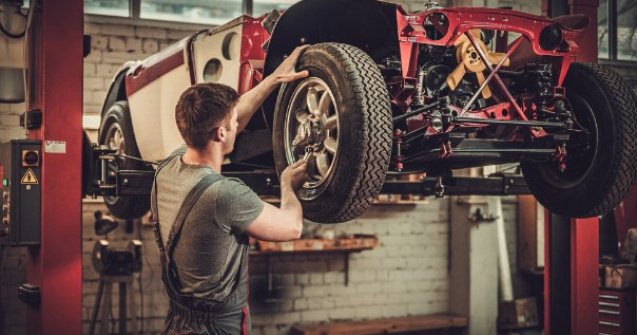 3 surse de unde poți procura piese pentru mașini clasice