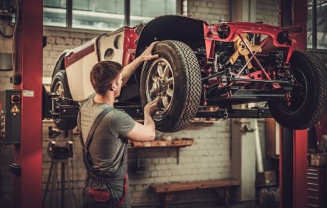 3 surse de unde poți procura piese pentru mașini clasice