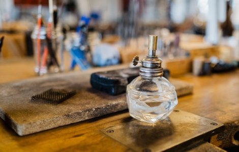 Parfumurile de la A la Z – Istoria lor și cum să le alegi pe cele mai potrivite pentru tine