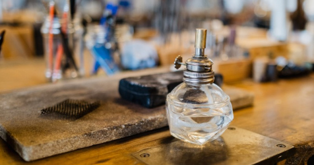 Parfumurile de la A la Z – Istoria lor și cum să le alegi pe cele mai potrivite pentru tine