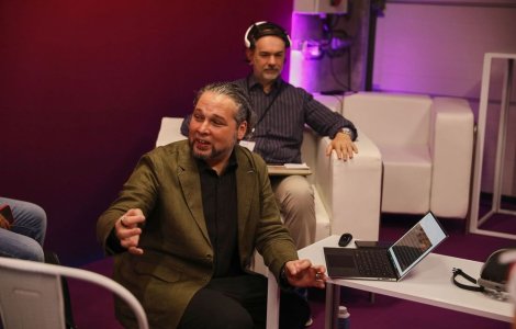 Interviu cu Lucian Gheorghe, românul care antrenează creierul piloților din Formula E