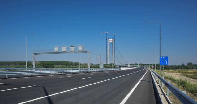 Noi fisuri au apărut în structura de rezistență a podului de la Brăila