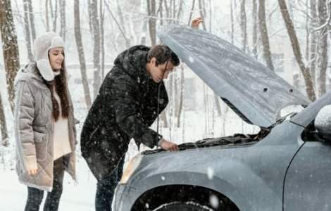 Cum îți pregătești mașina pentru sezonul rece