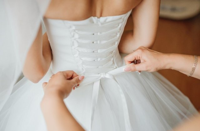 Fii o mireasă neconvențională cu o rochie spectaculoasă !