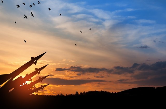 Teroriștii Hamas au lansat zeci de rachete asupra Israelului