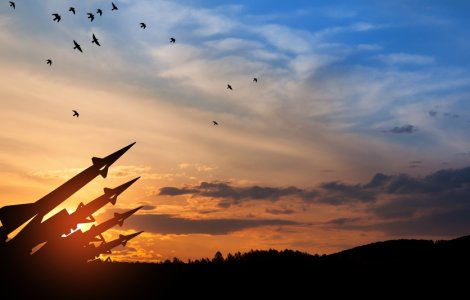 Teroriștii Hamas au lansat zeci de rachete asupra Israelului