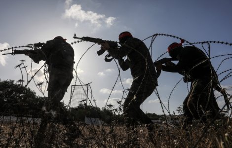 Armata israeliană susţine că a vizat reţeaua subterană a Hamas. Gruparea palestiniană promite „forță maximă” după atacurile intense ale Israelului în Gaza