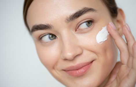 Cum să alegi crema de față potrivită pentru tenul tău - recomandări utile