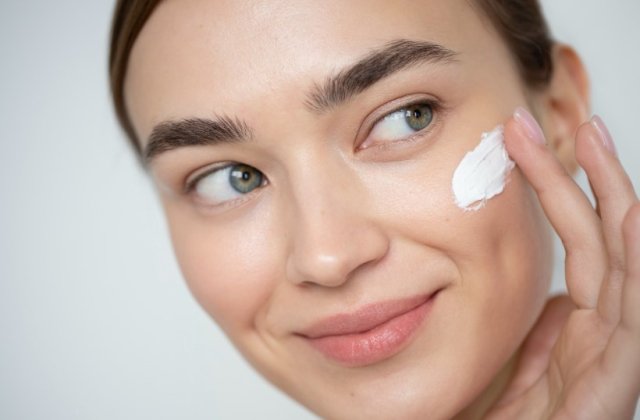 Cum să alegi crema de față potrivită pentru tenul tău - recomandări utile