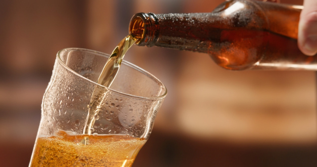 Ce marcă de bere sărbătorește 20 de ani în România. Celebrează 20 de ani de gust excepțional și momente de neuitat printr-o nouă petrecere Nostalgia