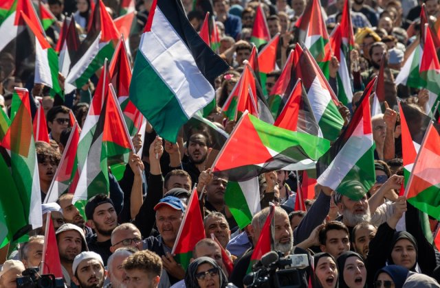 Proteste &icirc;n București. Susținătorii palestinienilor cer oprirea bombardamentelor