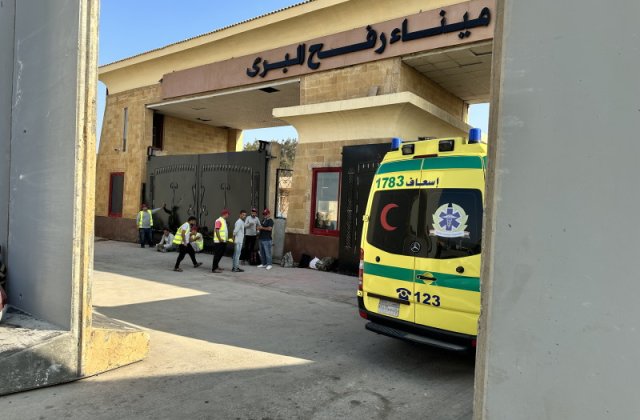 MAE: 103 de cetățeni rom&acirc;ni vor fi evacuați azi din F&acirc;șia Gaza. Se vor &icirc;ntoarce &icirc;n ţară din Cairo, cu o cursă specială