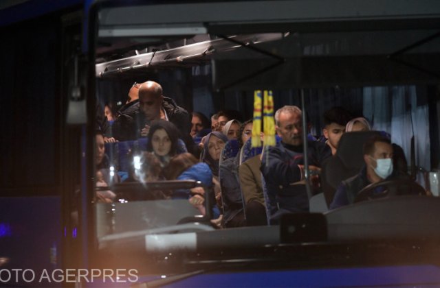 Primii rom&acirc;nii evacuați din F&acirc;șia Gaza au ajuns &icirc;n Rom&acirc;nia. Alți zeci așteaptă să fie salvați din infern