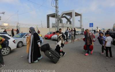 Alți 41 de cetățeni români au...