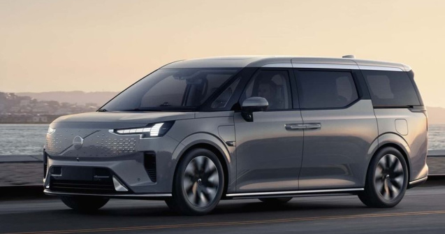 Primul monovolum Volvo este aici: EM90 are 738 km autonomie