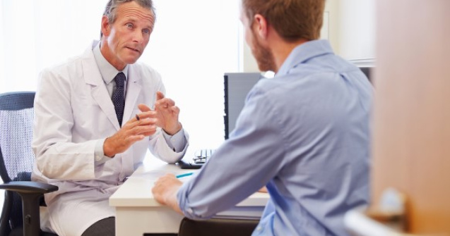 5 manifestări fizice la bărbați care nu ar trebui trecute cu vederea