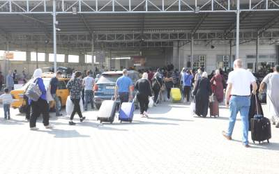 Încă 17 cetățeni români au...