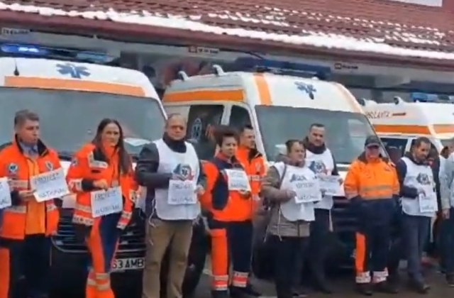 Revoltă națională din cauza legii pensiilor. Ambulanțierii au &icirc;nceput greva