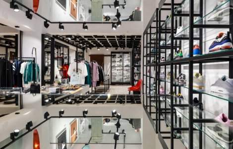 Descoperă cele mai prestigioase colecții exclusive și branduri de streetwear