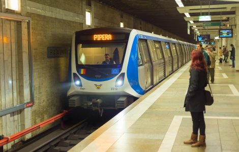 Angajații Metrorex pichetează Guvernul. Aceștia amenință cu greva generală