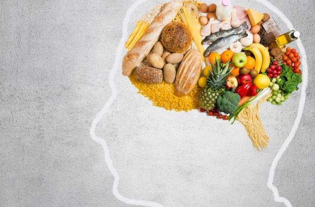 TOP 10 alimente SANATOASE care te fac mai DESTEPT