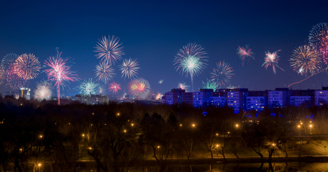 Prefectul Capitalei interzice vânzarea artificiilor și a petardelor în București