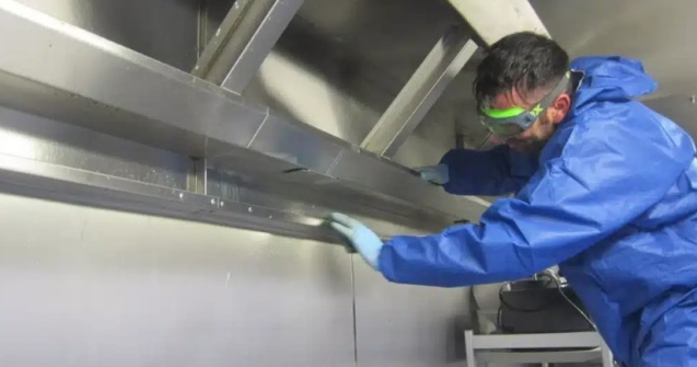 Importanța și etapele procesului de curățare a sistemului de ventilație în restaurante