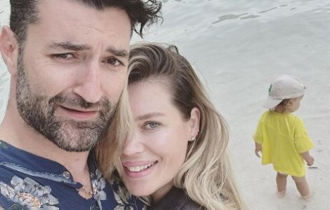 Smiley și Gina Pistol, pregătiri pentru sărbătorile de iarnă: „Crăciunul îi este dedicat lui Josephine”