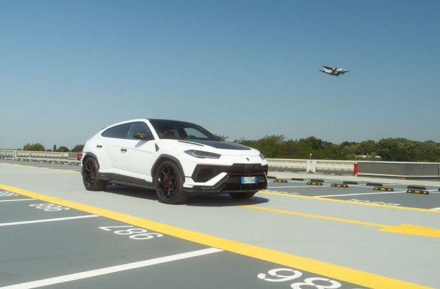 Test drive Lamborghini Urus Performante