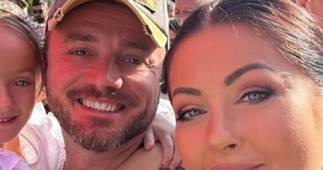 Lauda de sine nu miroase a bine. Gabriela Cristea și Tavi Clonda, desființați după ce au postat cadourile copiilor pe Instagram